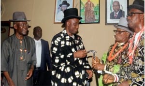 L-R: Member representing Ikwerre/Emohua Federal Constituency in the House of Representatives, Chief Andrew Uchendu, Rivers State Governor, Rt. Hon. Chibuike Rotimi Amaechi, newly elevated first class traditional ruler of Emohua, Eze Oha Vincent Benson Okor and another chief after the Eze Oha conferred the chieftaincy title of Ugwugwu of Emohua (Pride of Emohua) on the governor at Emohua during the weekend.