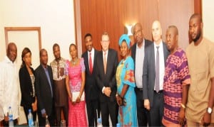 Chairman, Apc Enugu State, Dr. Ben Nwoye (6th left), U.s. Consul General in Nigeria, Mr John Bray (middle), With some members of Apc, Enugu State, during the visit of the Consul General to Apc, Enugu, recently