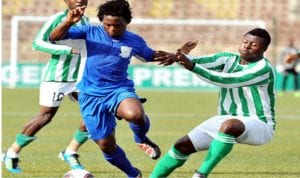 FC Ifeanyi Uba’s Brazilian import, Mendro (middle) meandering through opponents, during a league game with Niger Tornadoes at the weekend in Nnewi